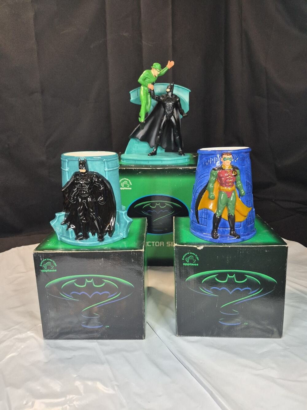 Batman Forever Robin vs Two Face Statue Ceramic Figure #rd Edition Plus 2 Mugs.